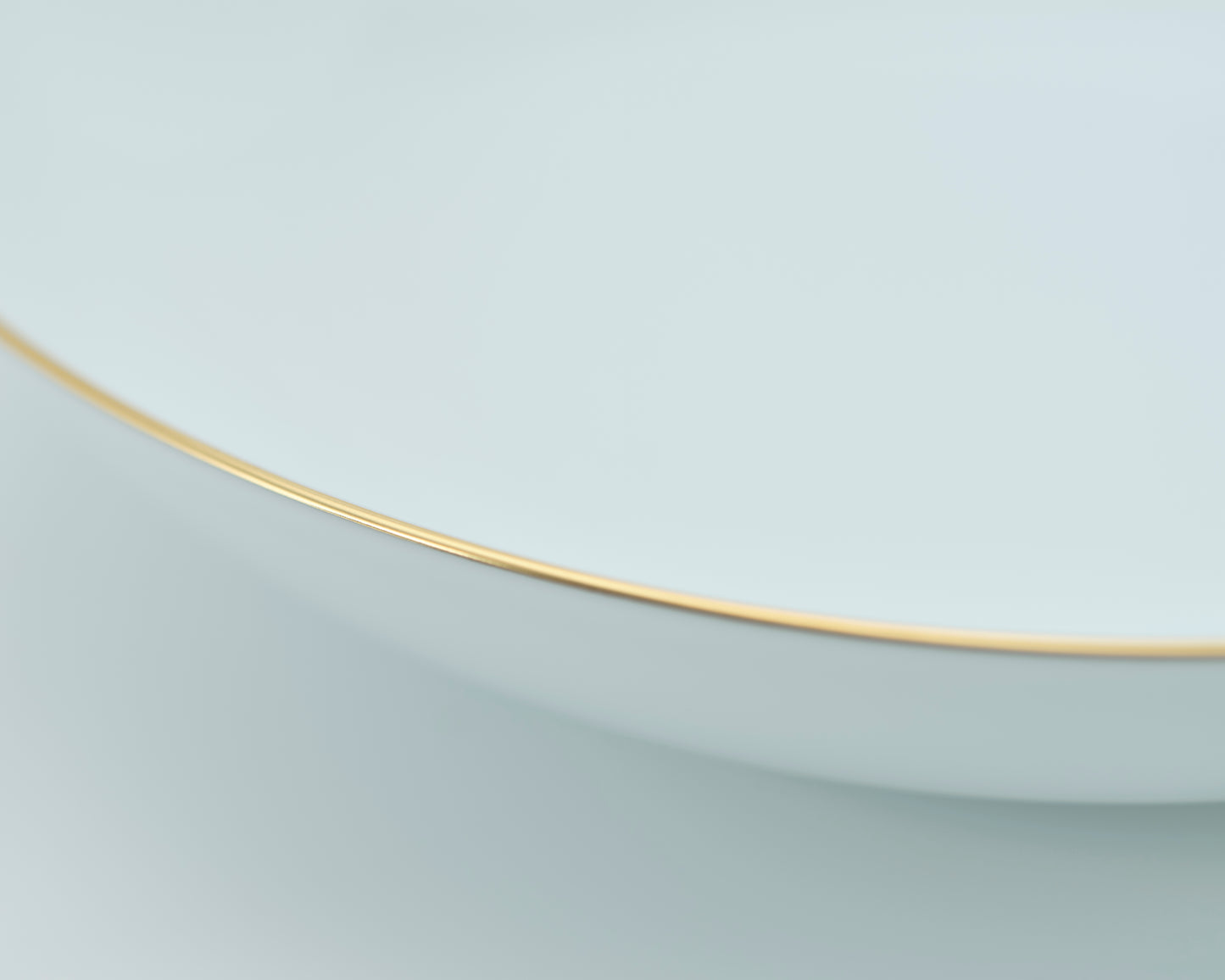 
                  
                    ゴールドライン（クープシェープ）　19cmスープ皿
                  
                